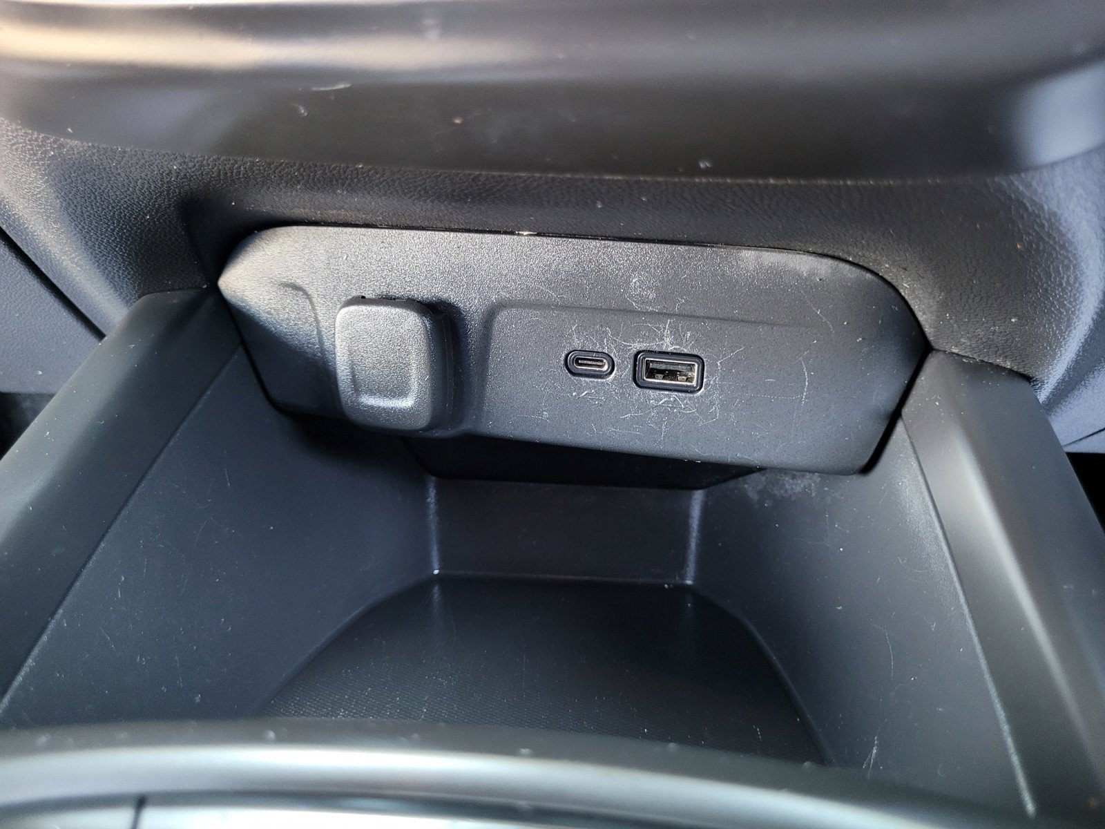 Used 2024 Chevrolet Trax RS FWD image 21