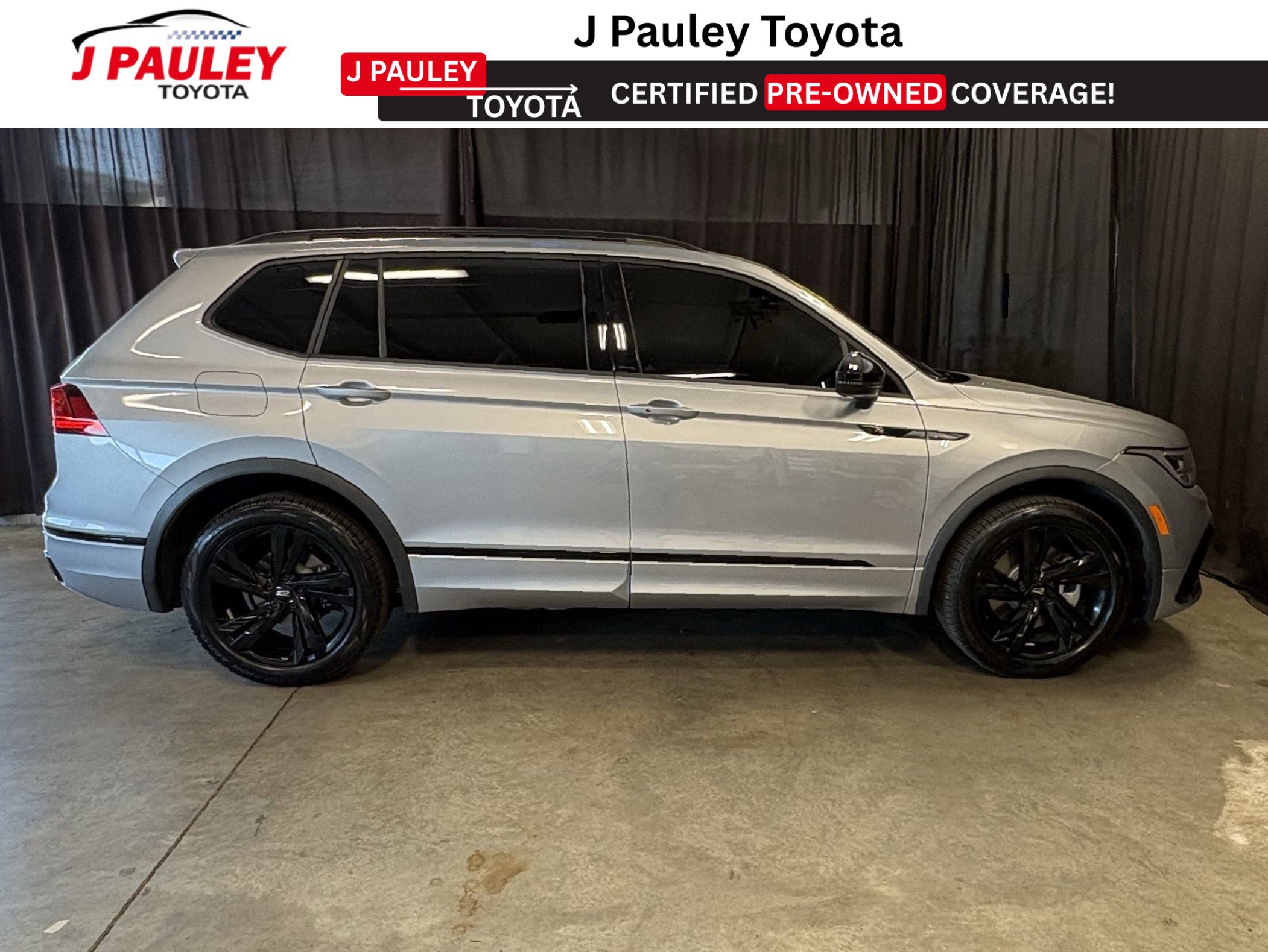 Used 2024 Volkswagen Tiguan SE R-Line FWD image 30