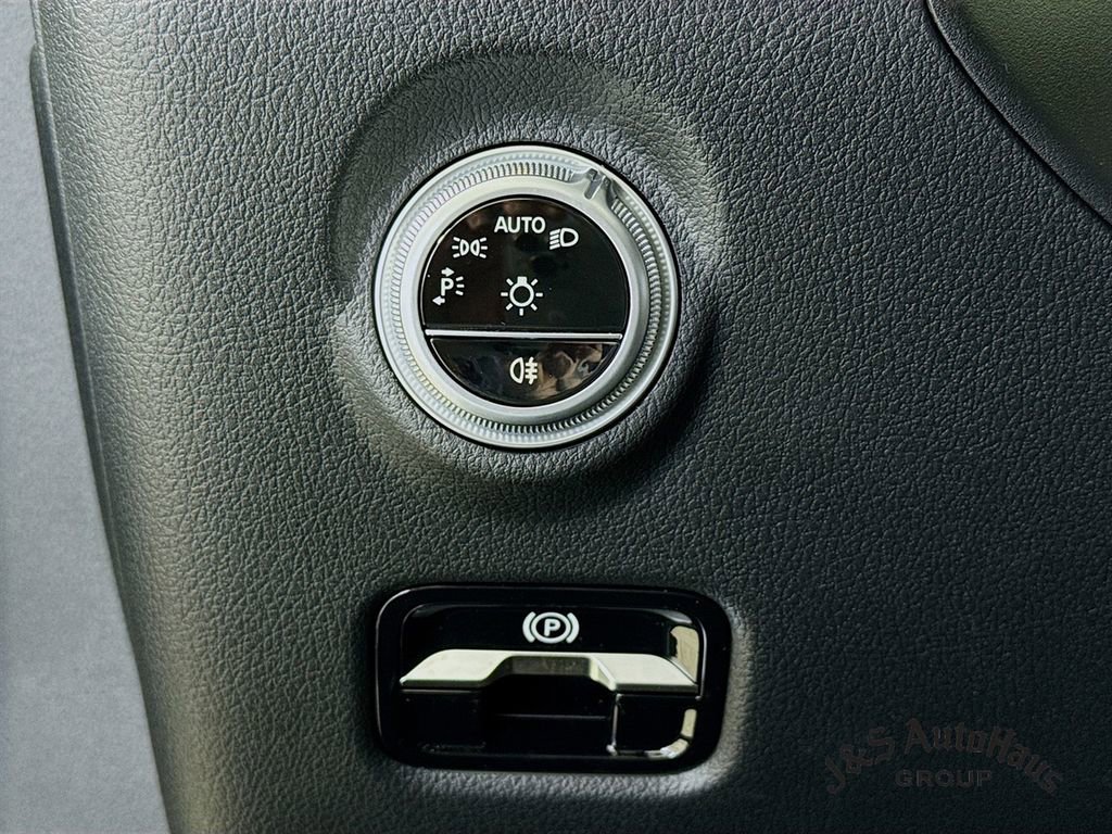 Used 2025 Mercedes-Benz C 63 AMG S image 10