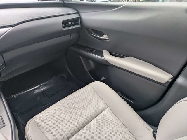 Used 2025 Lexus UX 300h FWD w/ Accessory Package (Z1) image 15