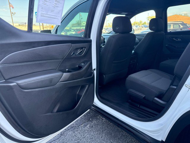 Used 2023 Chevrolet Traverse LT FWD image 23