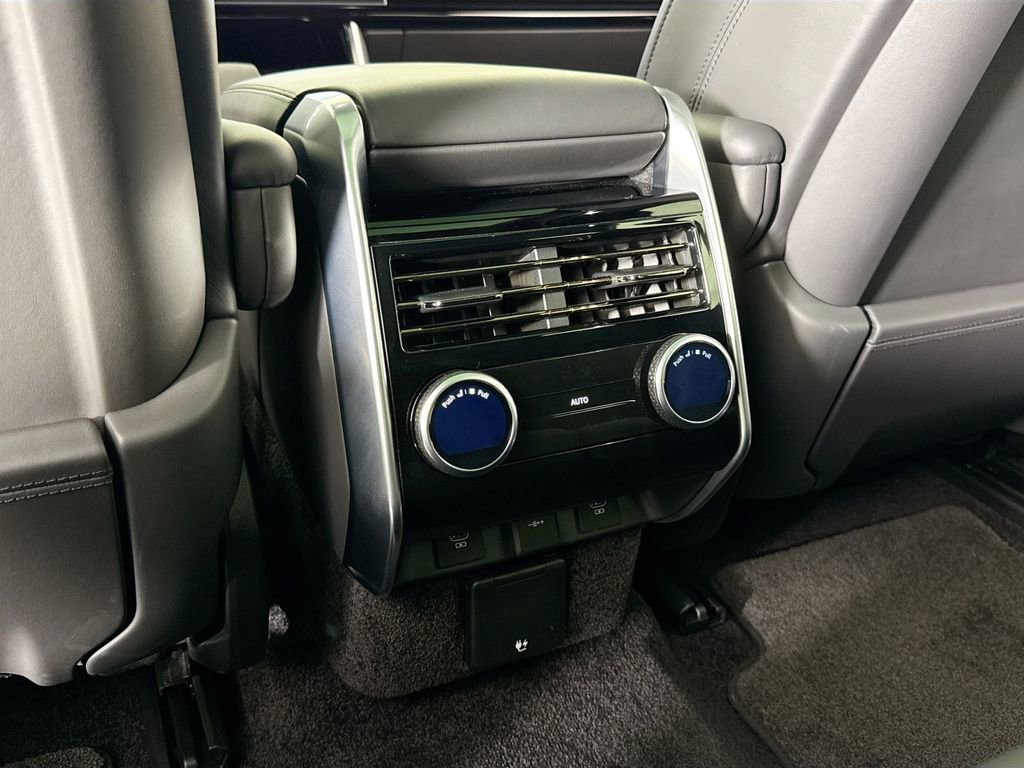 Used 2024 Land Rover Range Rover SE image 16