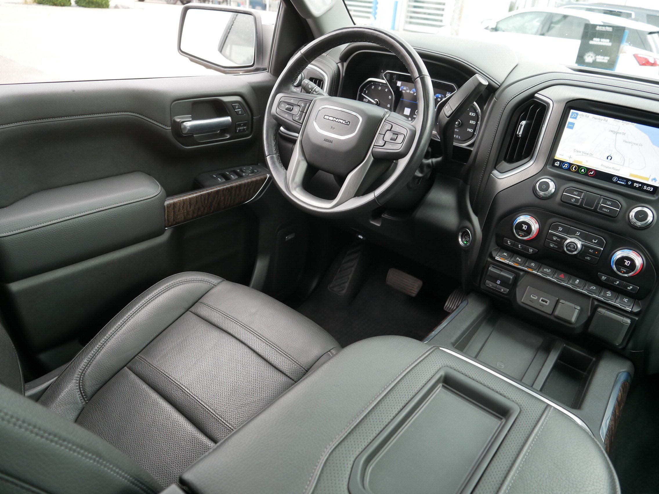 Used 2021 GMC Sierra 1500 Denali w/ Denali Ultimate Package AWD/4WD image 9