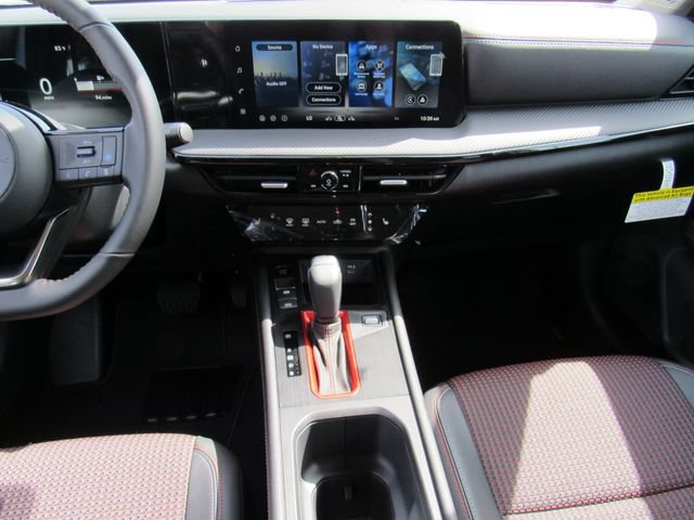 New 2026 Nissan Kicks SR w/ Cold Weather Package FWD image 18