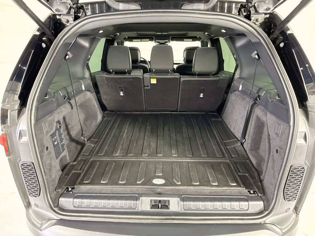 Certified 2025 Land Rover Discovery S AWD/4WD image 27