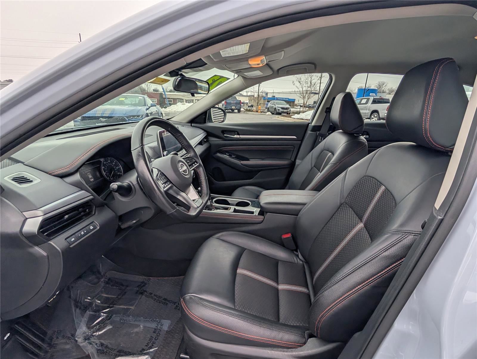 Used 2023 Nissan Altima 2.5 SR image 11