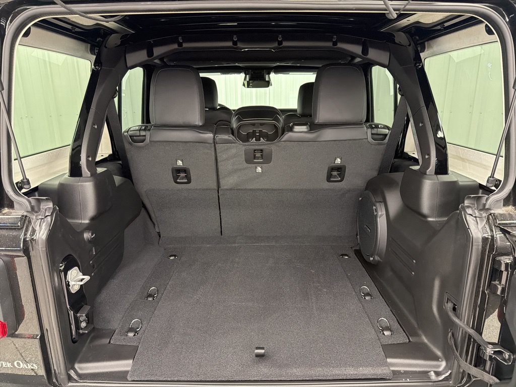 New 2026 Jeep Wrangler Unlimited Sahara AWD/4WD image 8