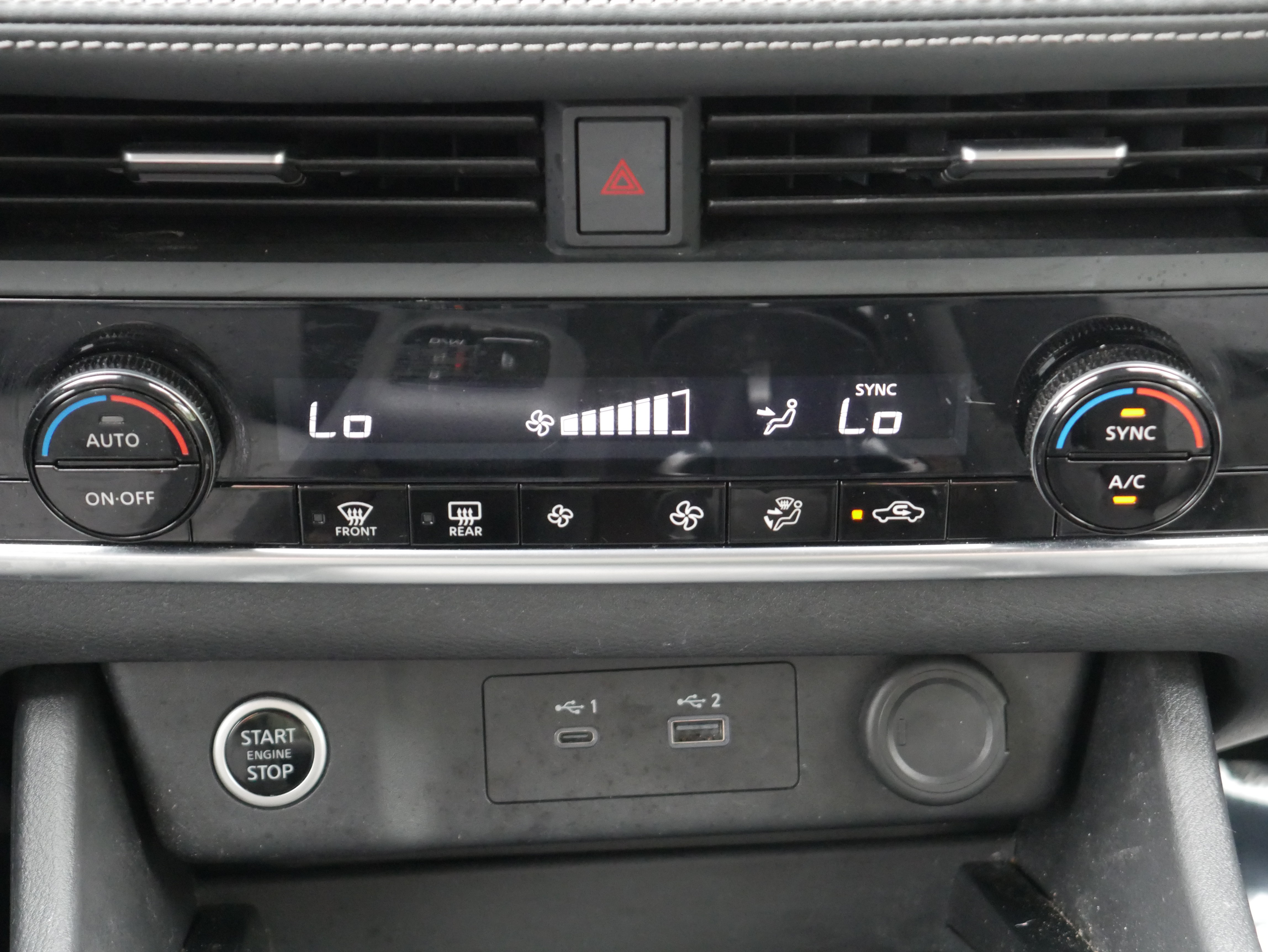 Used 2023 Nissan Rogue SV AWD/4WD image 19