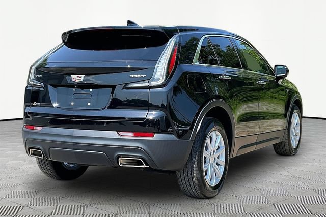 Certified 2022 Cadillac XT4 Luxury w/ Cold Weather Package FWD image 5