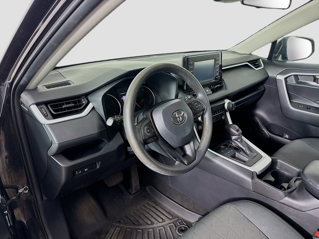 Used 2021 Toyota RAV4 XLE image 9