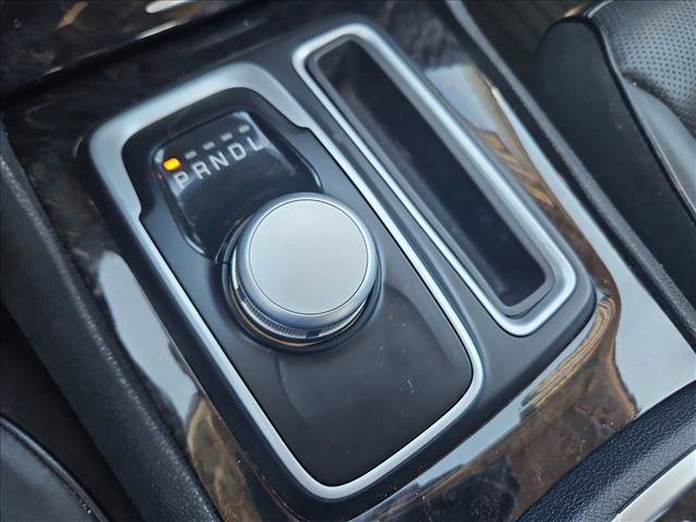 Used 2018 Chrysler 300 Limited image 12