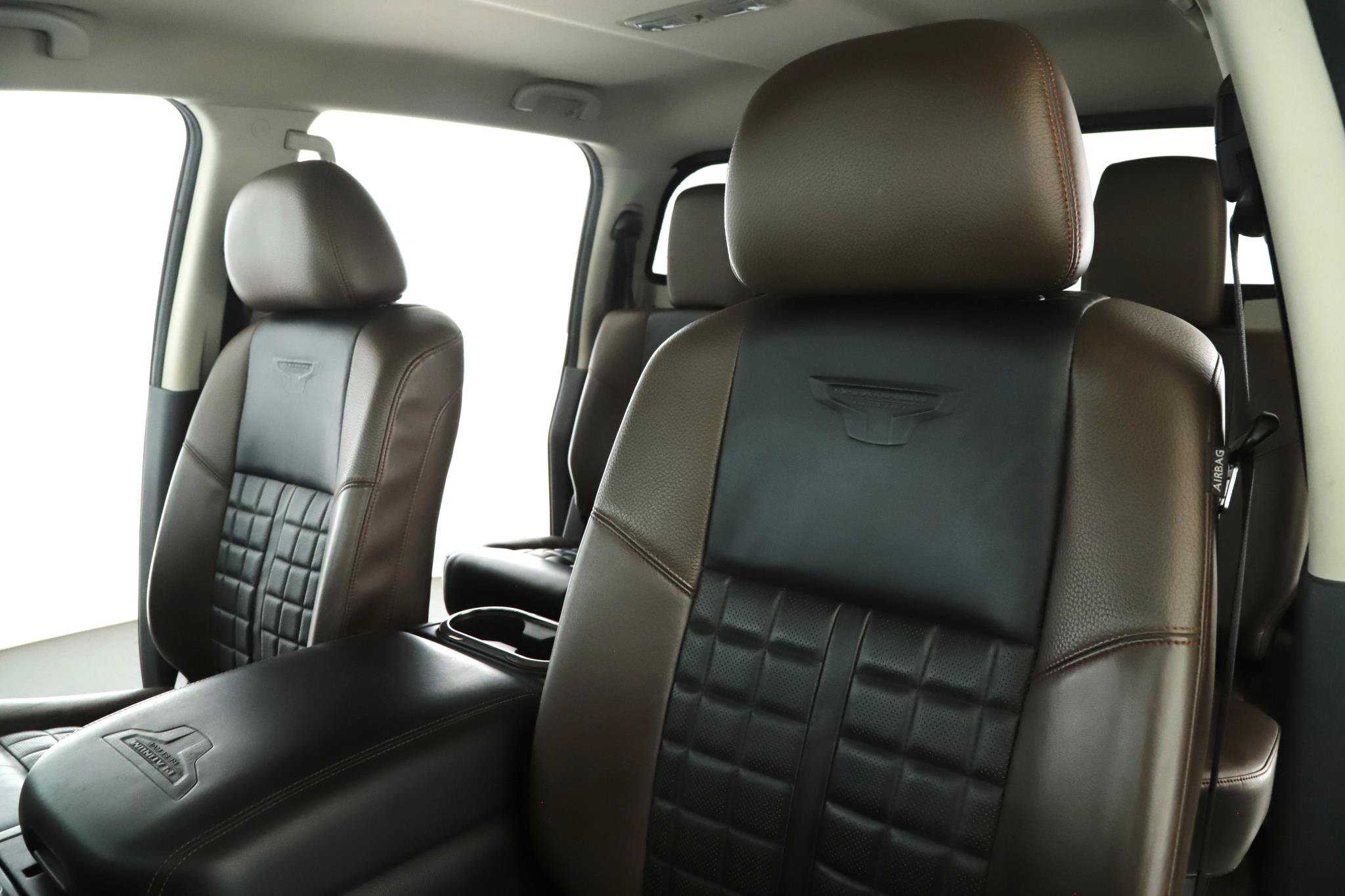 Used 2017 Nissan Titan Platinum Reserve AWD/4WD image 4