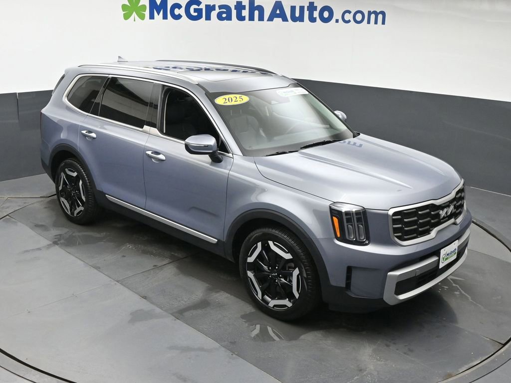 Used 2025 Kia Telluride S image 3