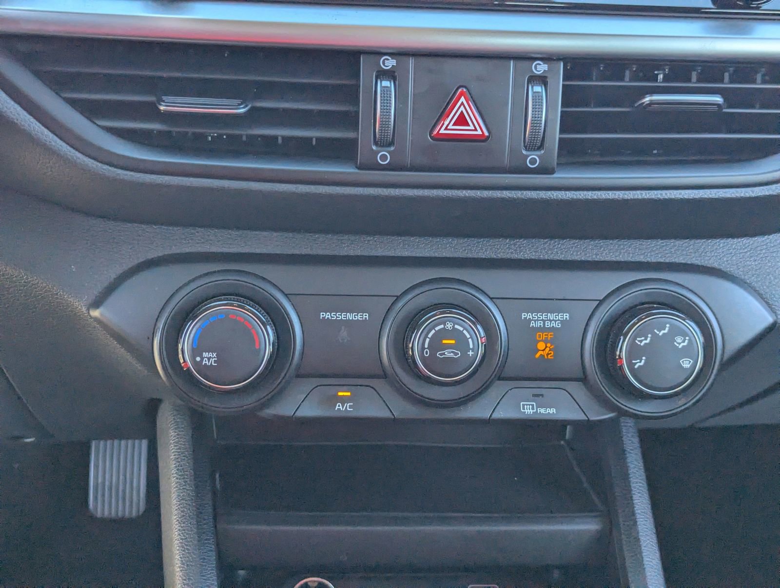 Used 2024 Kia Forte LXS image 23