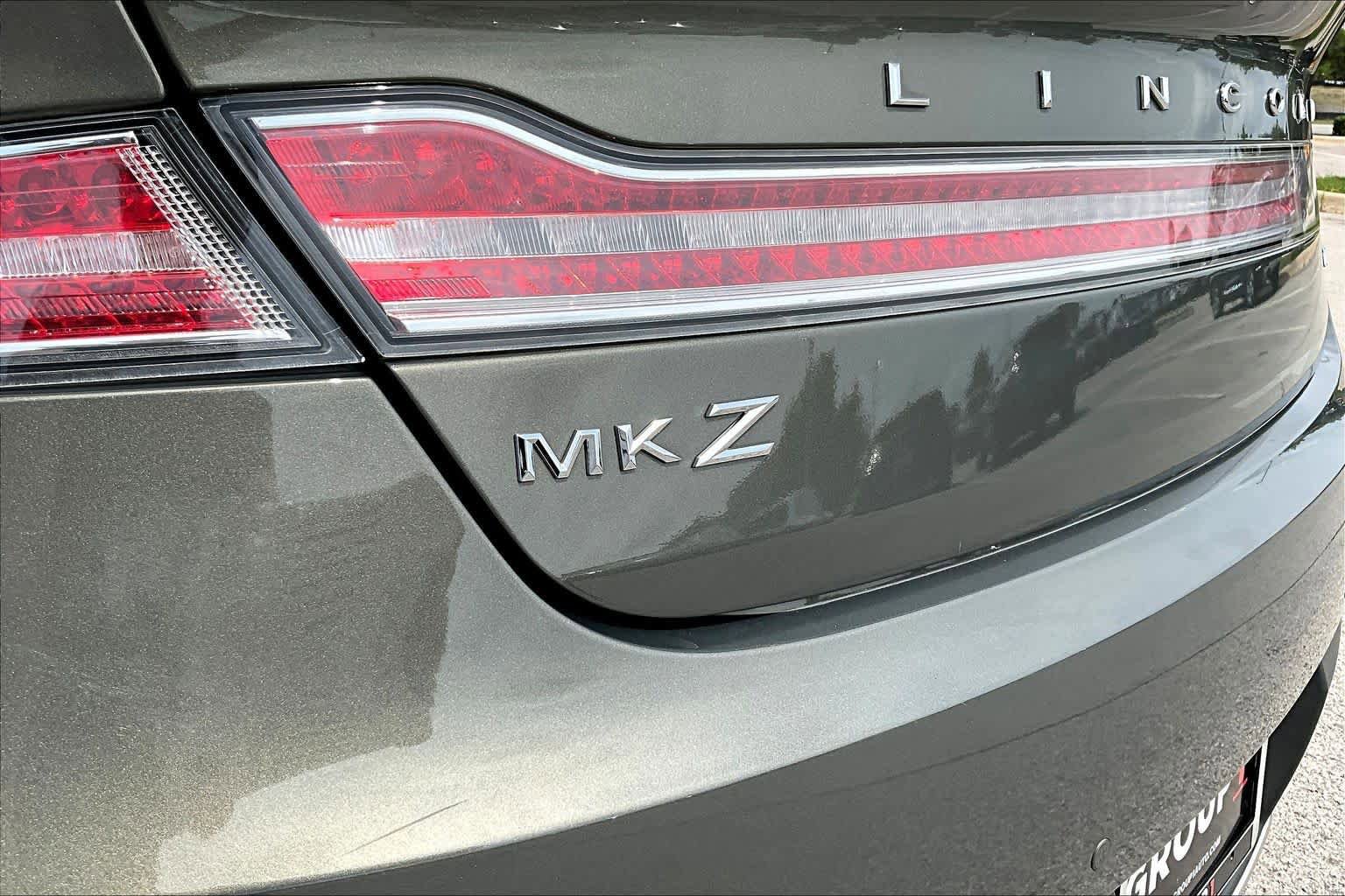 Used 2017 Lincoln MKZ Select w/ Select Plus Package FWD image 10
