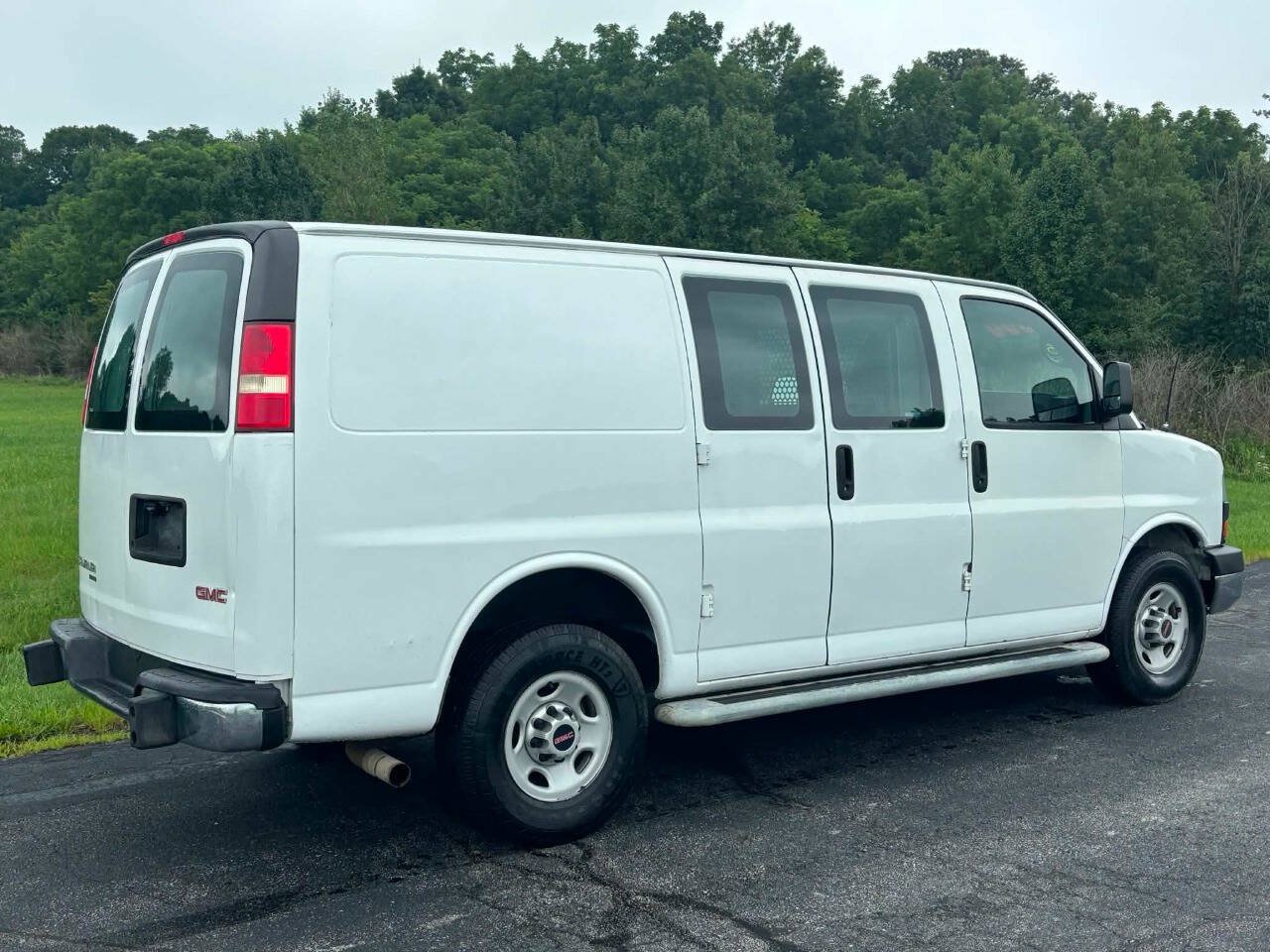 Used 2015 GMC Savana 2500 RWD image 5