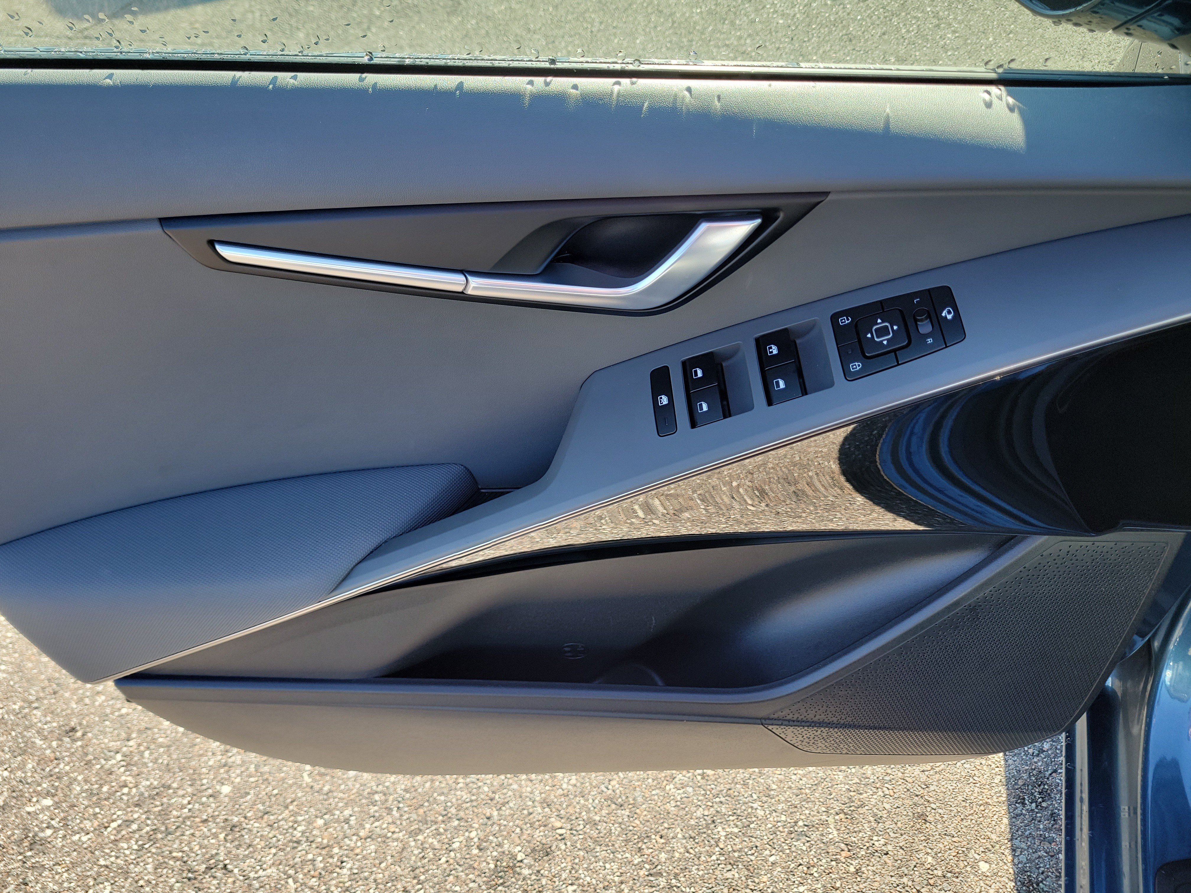 Certified 2023 Kia Niro EX Touring FWD image 20