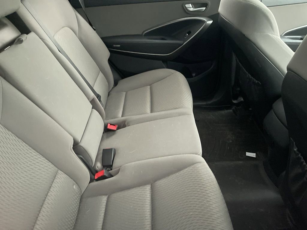 Used 2017 Hyundai Santa Fe SE FWD image 18