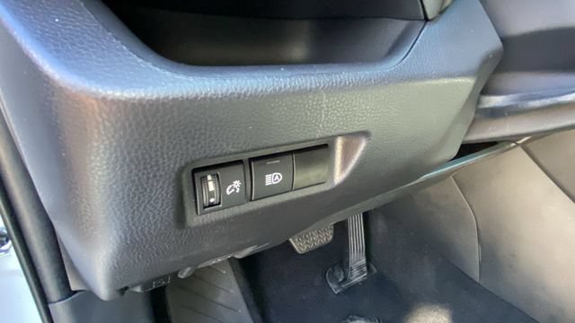 Used 2024 Toyota RAV4 LE AWD/4WD image 18
