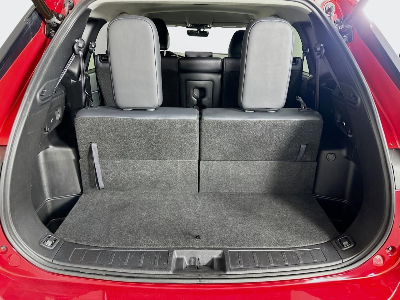 Used 2025 Mitsubishi Outlander SE image 40