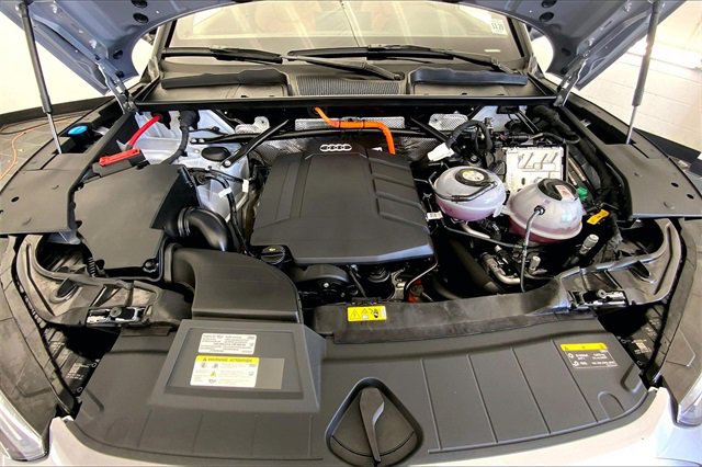 Certified 2024 Audi Q5 e Premium w/ Convenience Package image 10