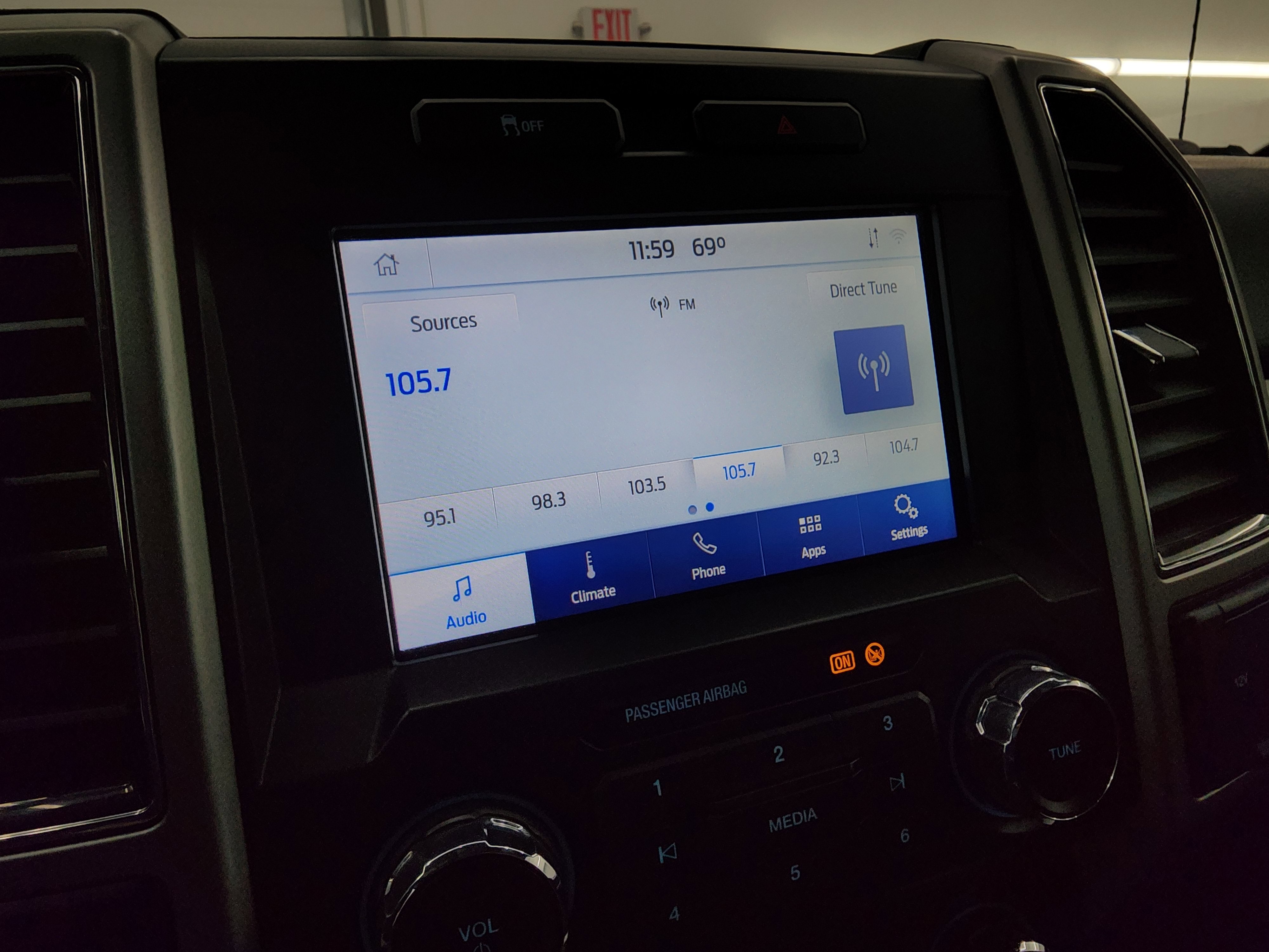 Used 2021 Ford F250 Lariat w/ Chrome Package image 46