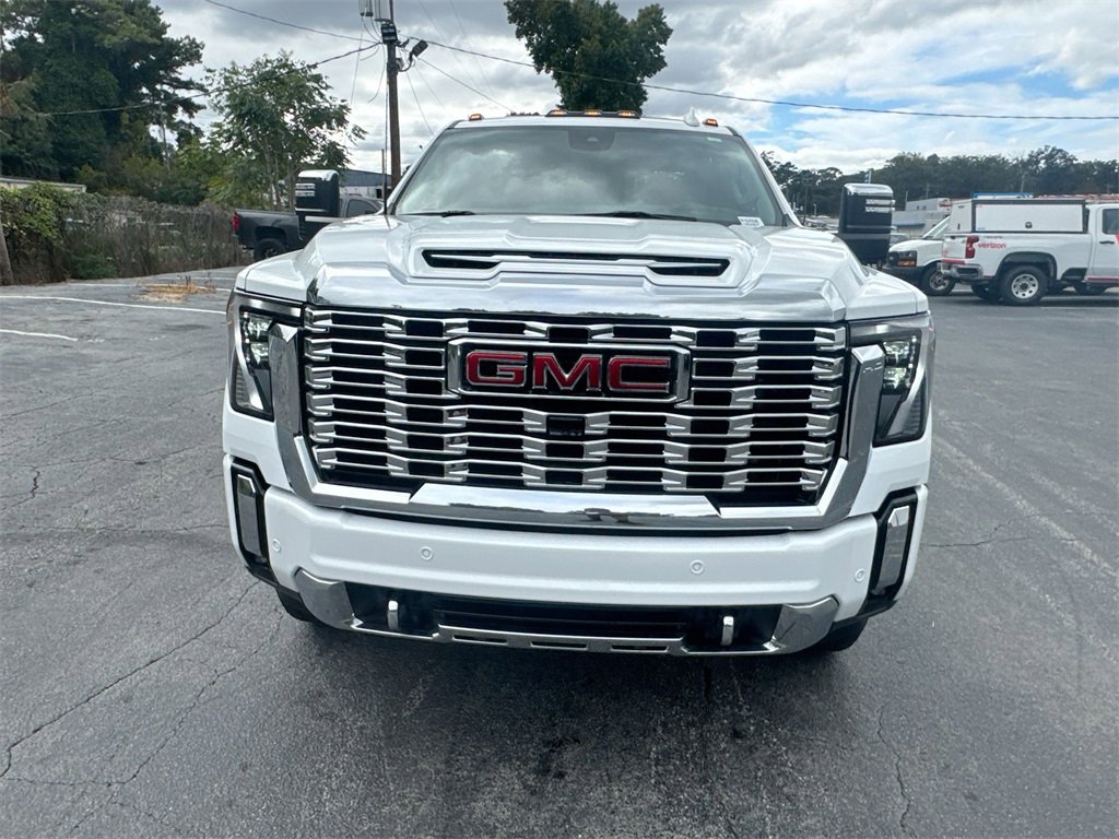 Used 2024 GMC Sierra 3500 Denali w/ Denali Reserve Package image 9