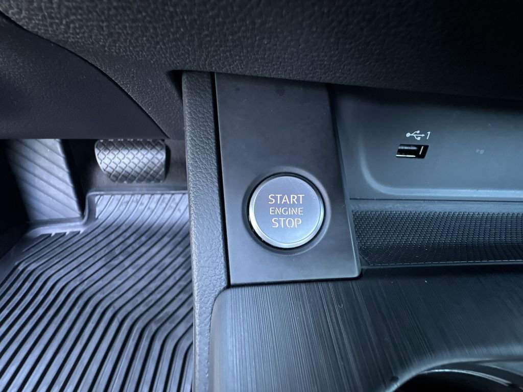 Used 2018 Audi A4 2.0T Premium w/ Convenience Package image 16