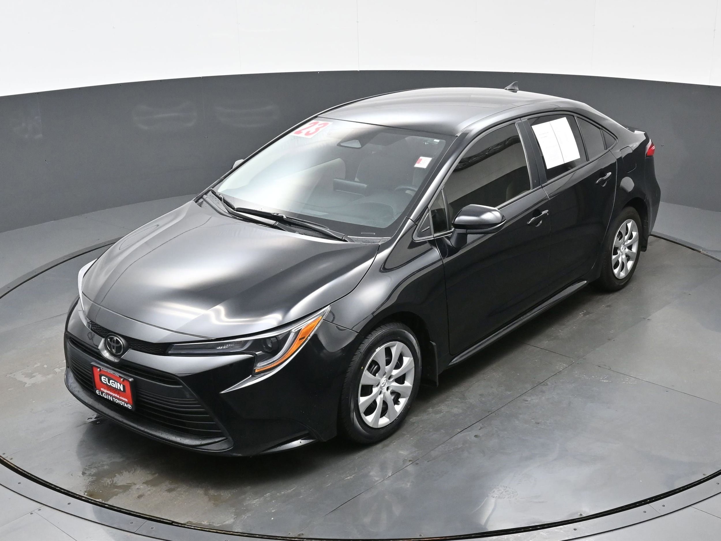 Used 2025 Toyota Corolla LE FWD image 34