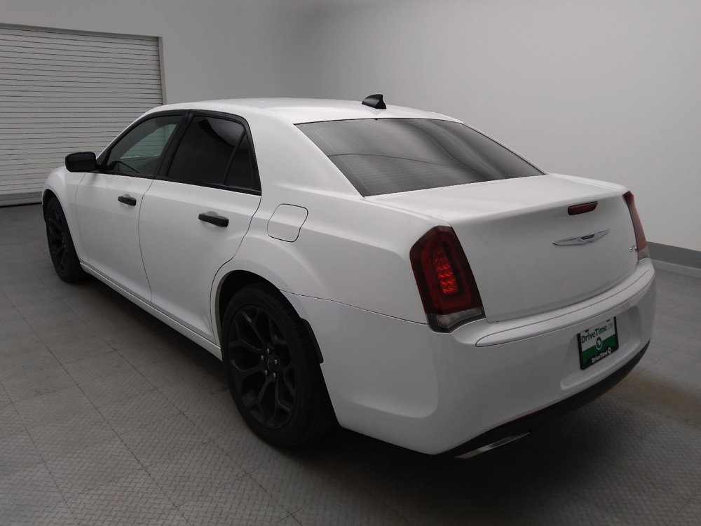 Used 2019 Chrysler 300 S RWD image 5