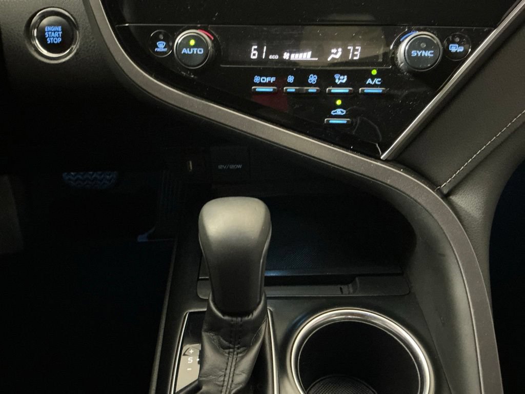 Used 2018 Toyota Camry XSE FWD image 12