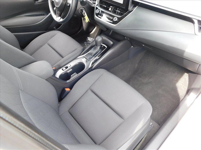 Used 2025 Toyota Corolla LE FWD image 27