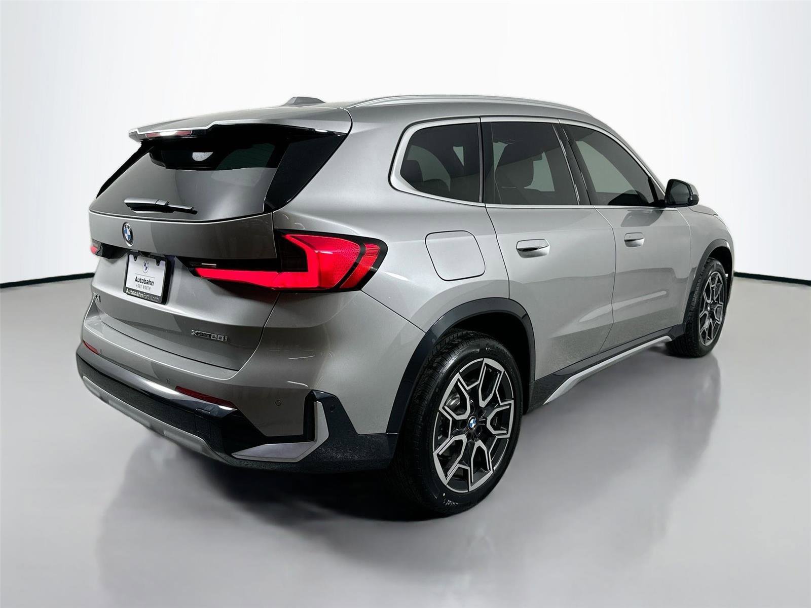 New 2026 BMW X1 xDrive28i w/ Technology Package AWD/4WD image 5