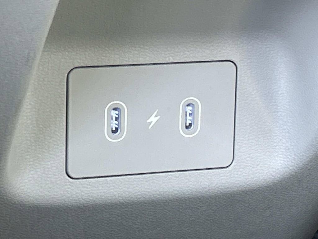 Certified 2025 Hyundai Tucson Limited AWD/4WD image 25