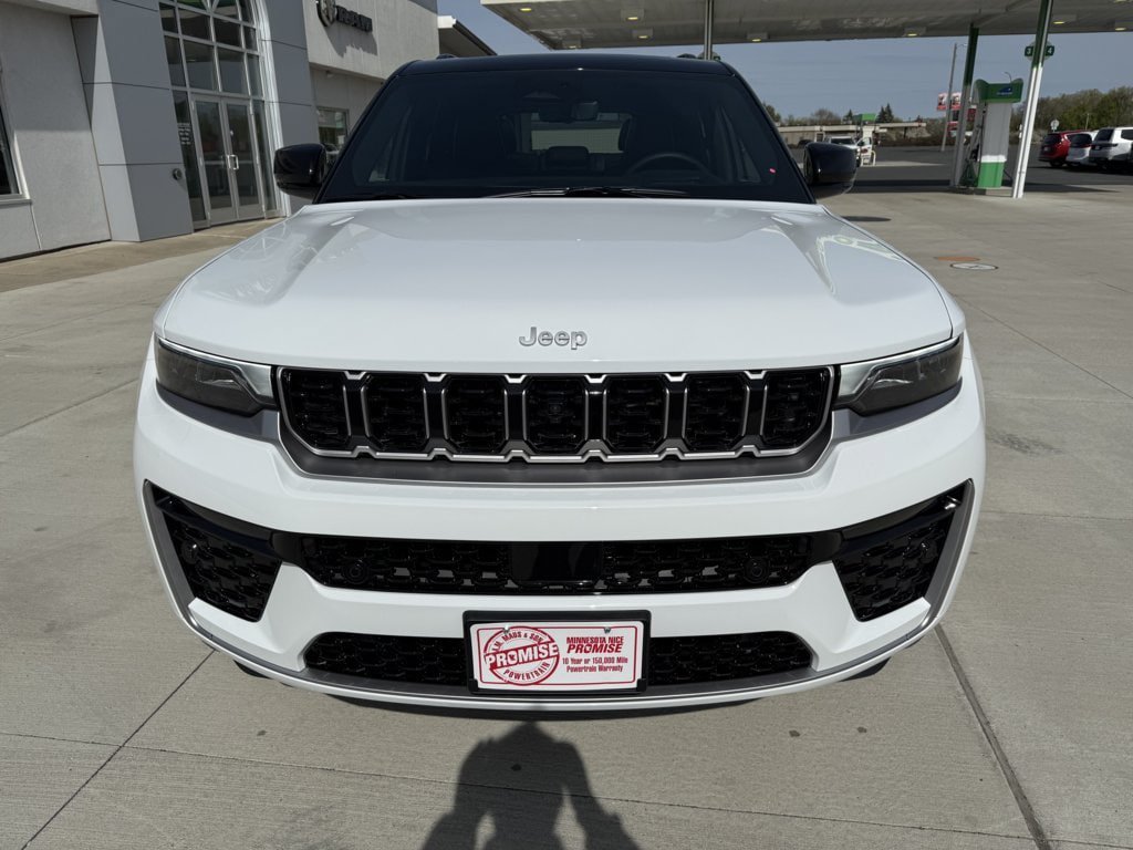 New 2026 Jeep Grand Cherokee Summit w/ Adv Protech Group IV AWD/4WD image 3