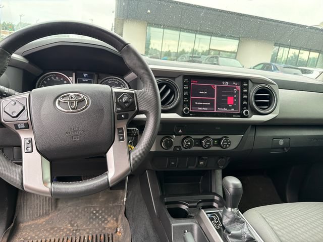 Used 2021 Toyota Tacoma SR5 w/ SR5 Appearance Package (SM) AWD/4WD image 13