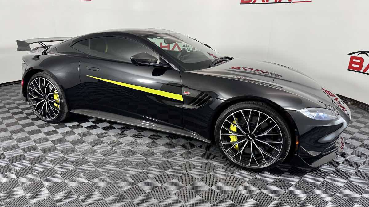 Used 2022 Aston Martin V8 Vantage Coupe RWD image 9