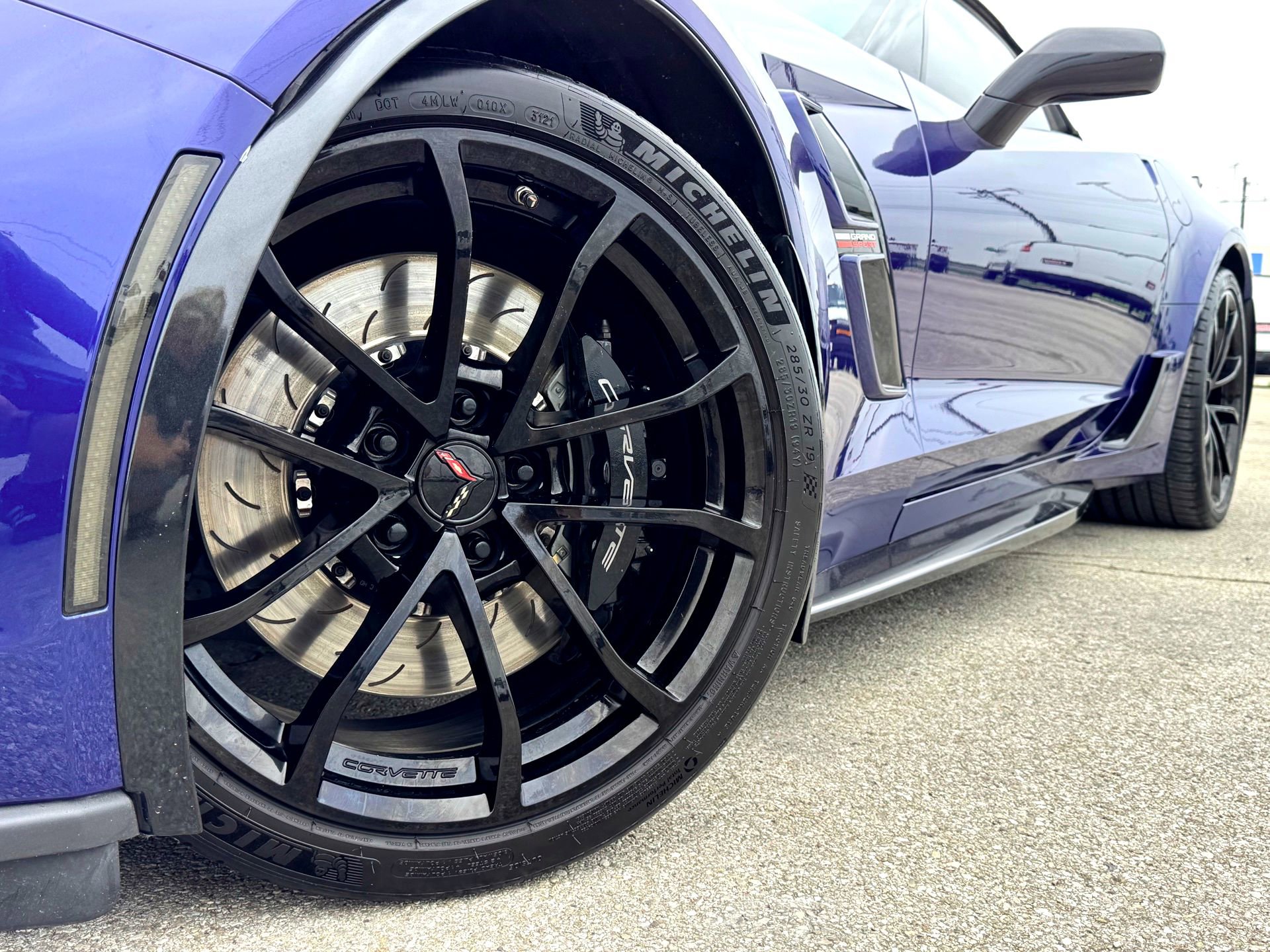 Used 2019 Chevrolet Corvette Grand Sport RWD image 2