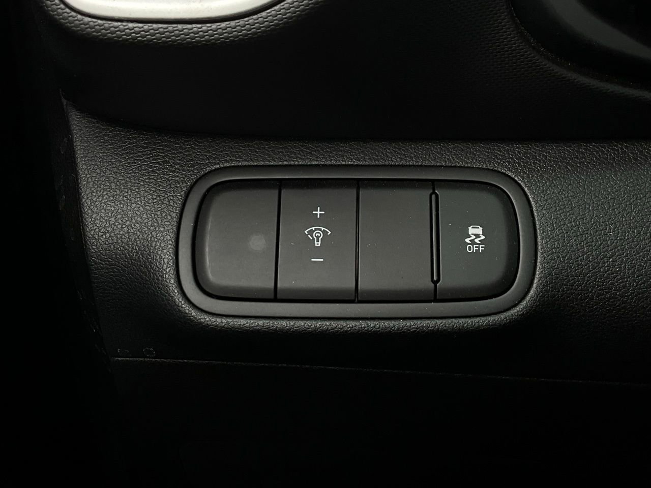 Used 2025 Hyundai Venue SEL image 22