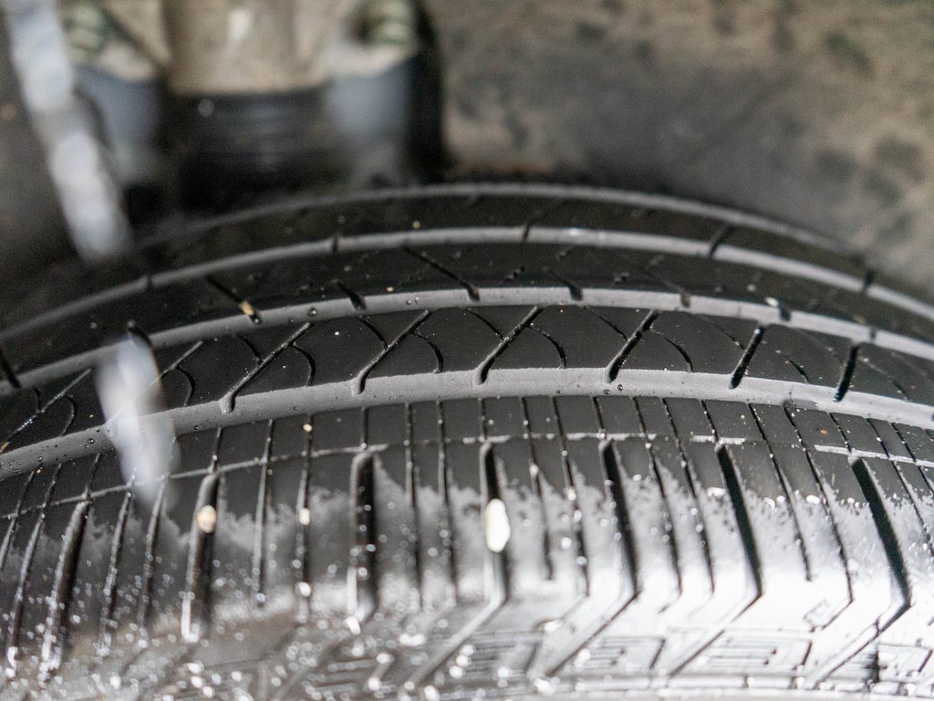 Certified 2025 Kia Sorento X-Line EX image 36