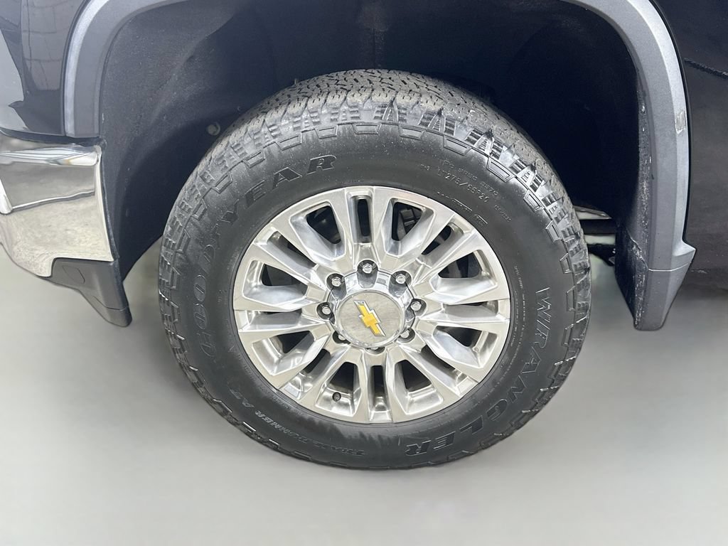 Used 2020 Chevrolet Silverado 2500 LT w/ All Star Edition AWD/4WD image 8