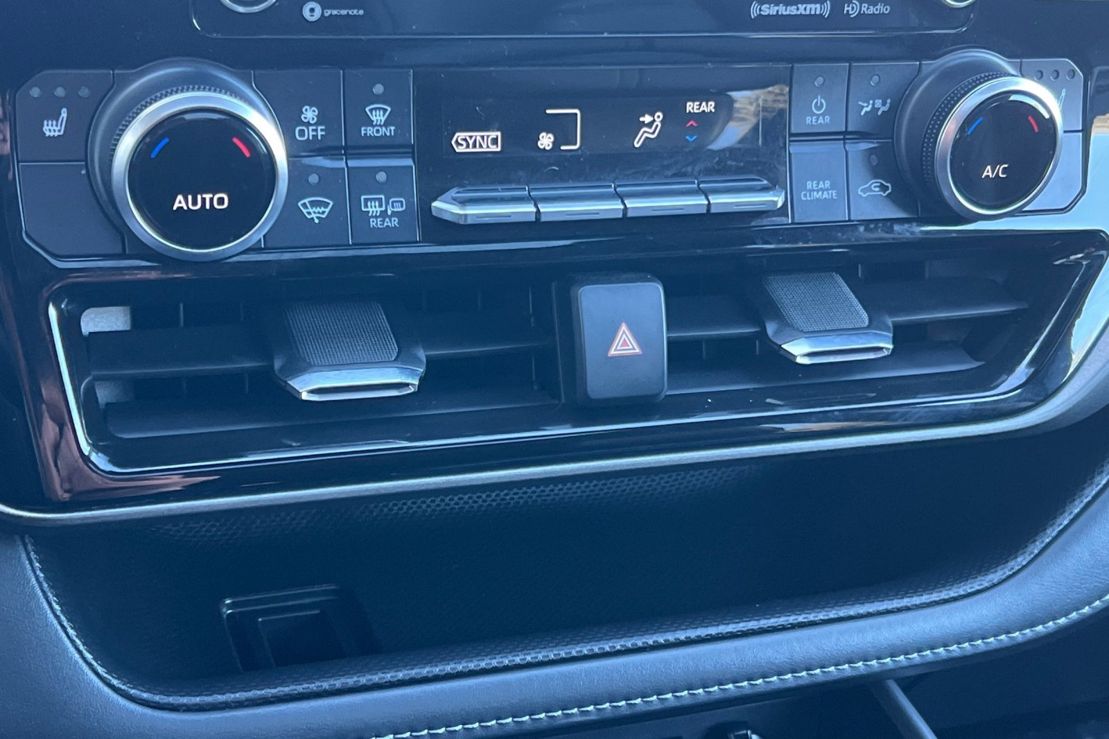 Certified 2022 Toyota Highlander XLE image 22