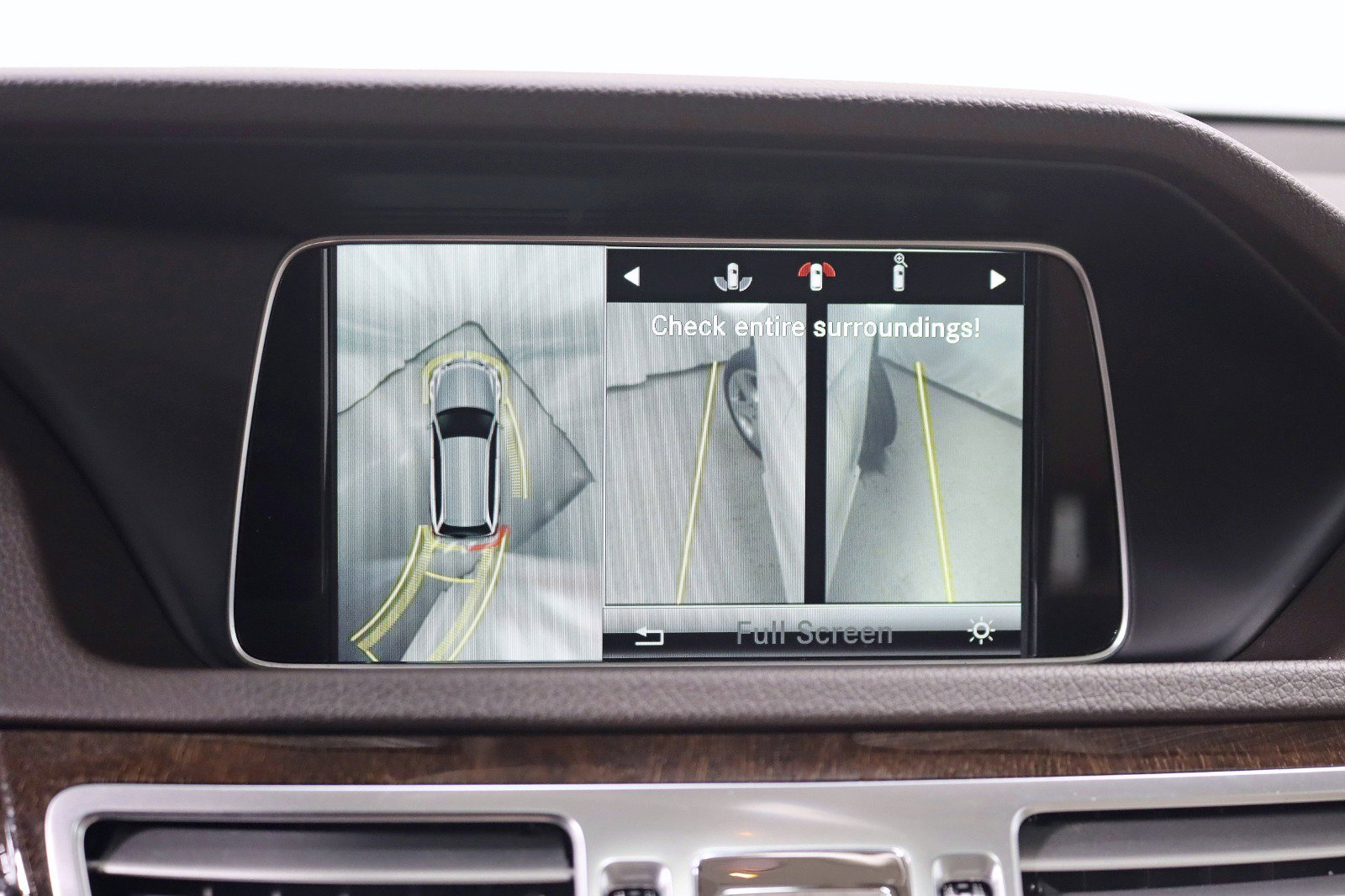 Used 2015 Mercedes-Benz E 350 E 350 4MATIC-Premium 1 Package w/ Premium 1 Package image 23