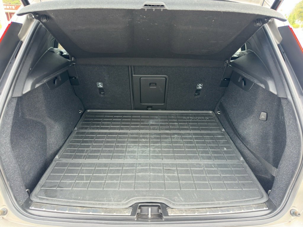 Used 2021 Volvo XC40 T5 Inscription w/ Advanced Package image 15