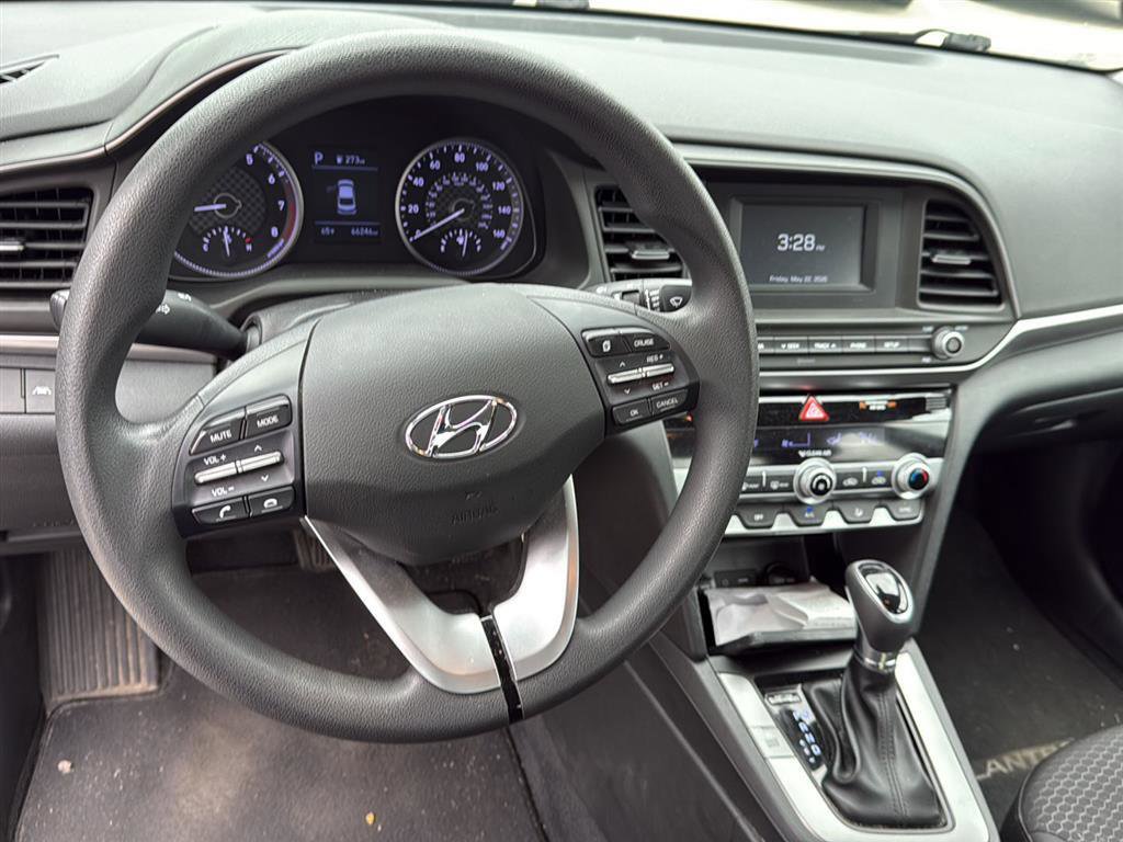 Used 2020 Hyundai Elantra SE w/ Cargo Package (C1) FWD image 13