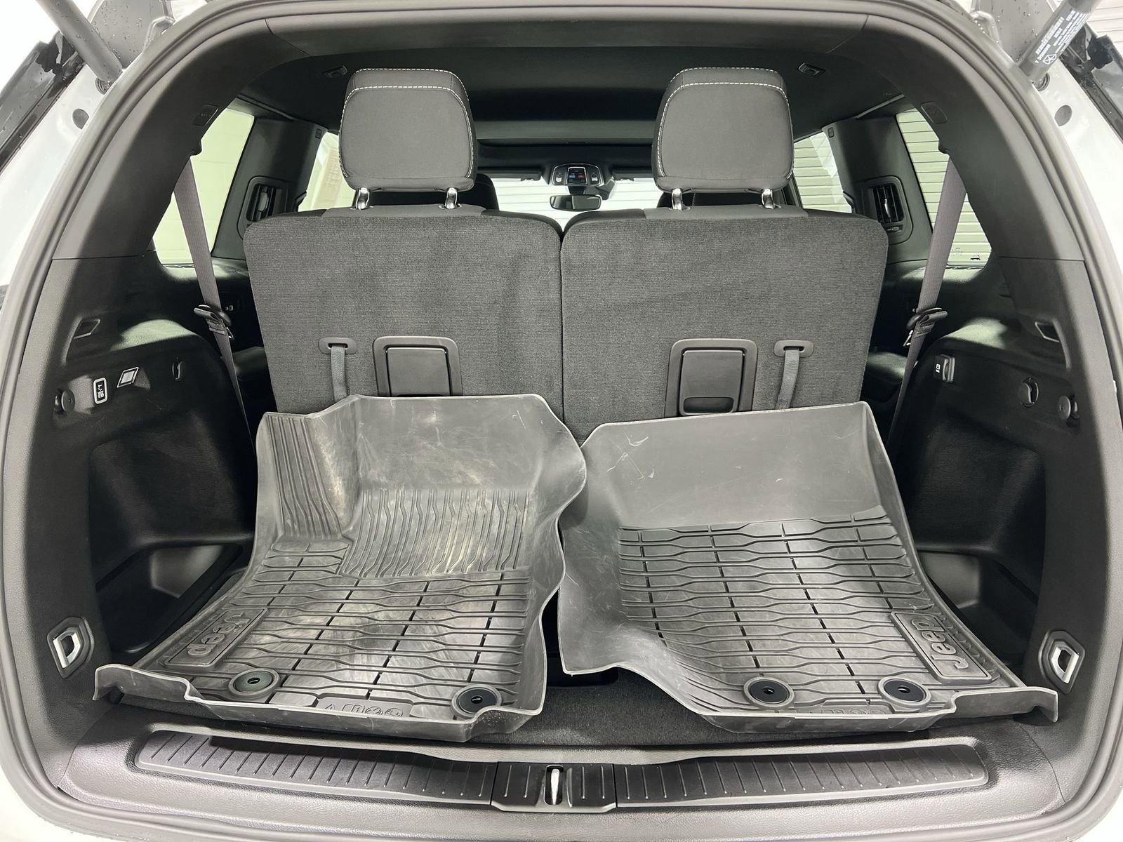 Used 2024 Jeep Grand Cherokee L Laredo w/ Luxury Tech Group I image 24