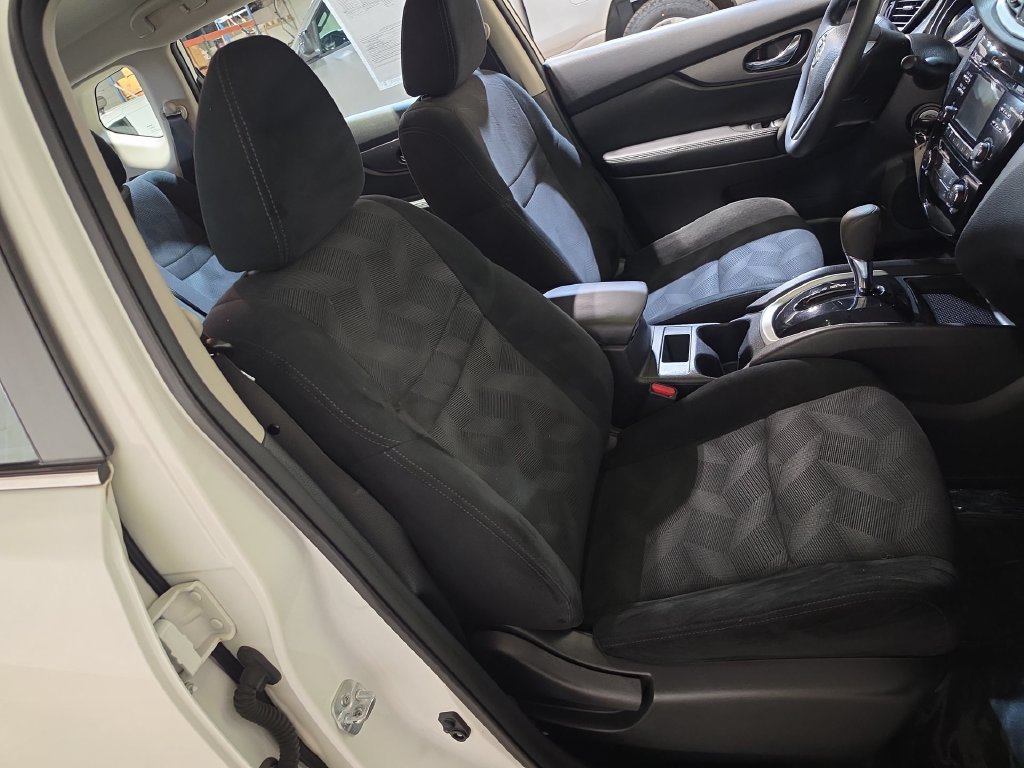 Used 2016 Nissan Rogue S AWD/4WD image 24