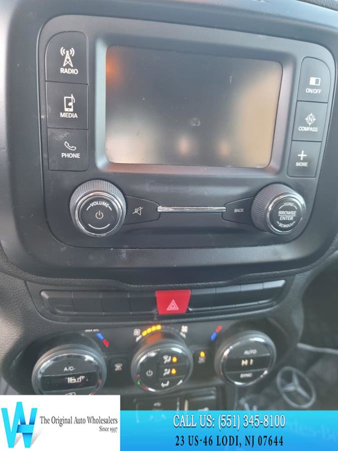 Used 2015 Jeep Renegade Trailhawk w/ Popular Equipment Group image 17