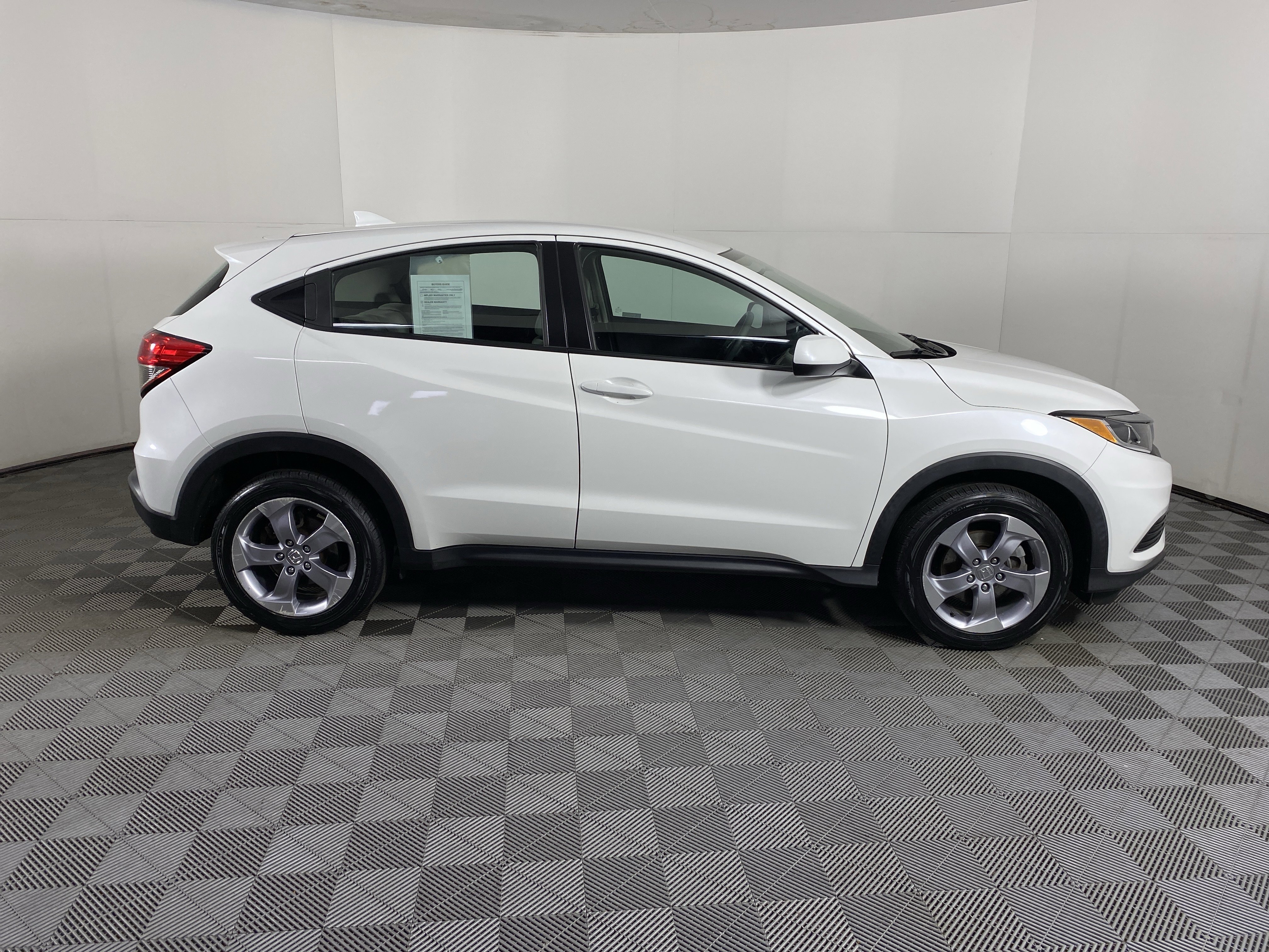 Used 2022 Honda HR-V LX image 5