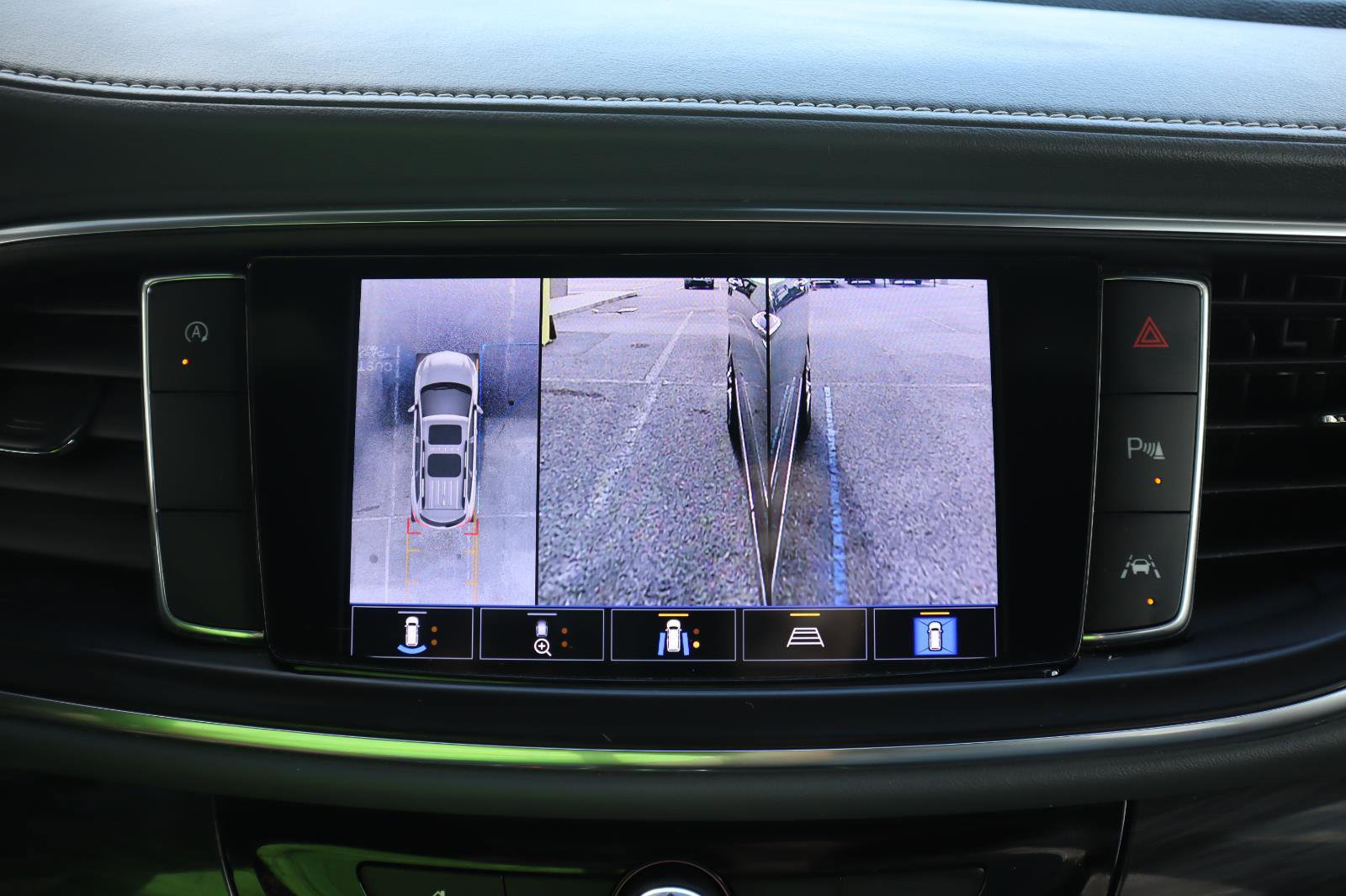 Used 2022 Buick Enclave Premium w/ Experience Buick Package image 30